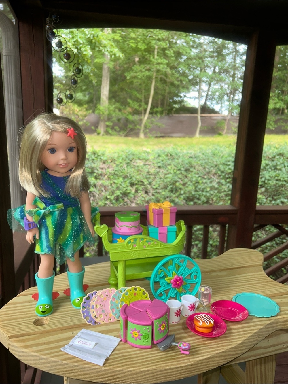 AMERICAN GIRL DOLL Wellie Wishers CAMILLE Blonde Hair Blue Eyes & Birthday Cart